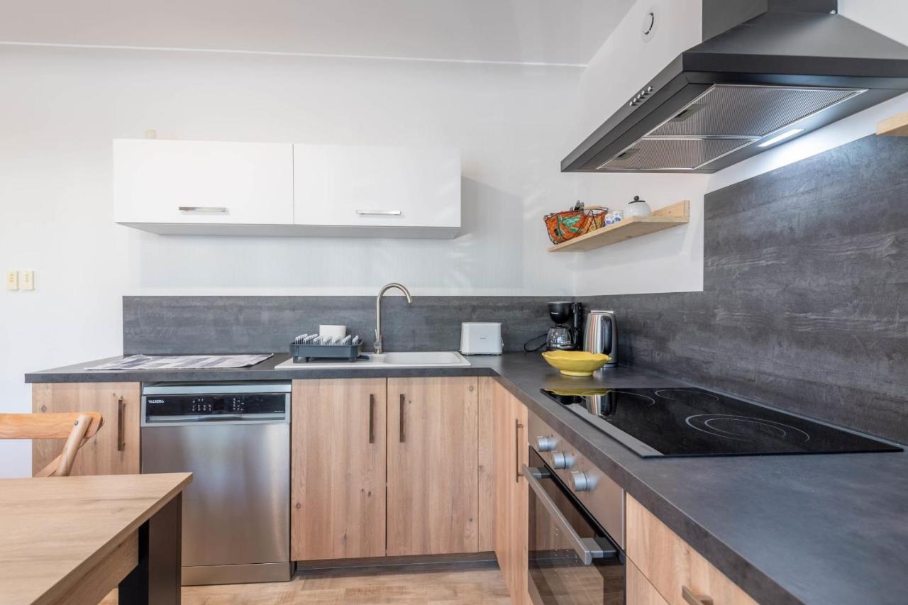 Ideally Located Furnished Townhouse With 3 Bedrooms Parking & Garden Annecy Ngoại thất bức ảnh