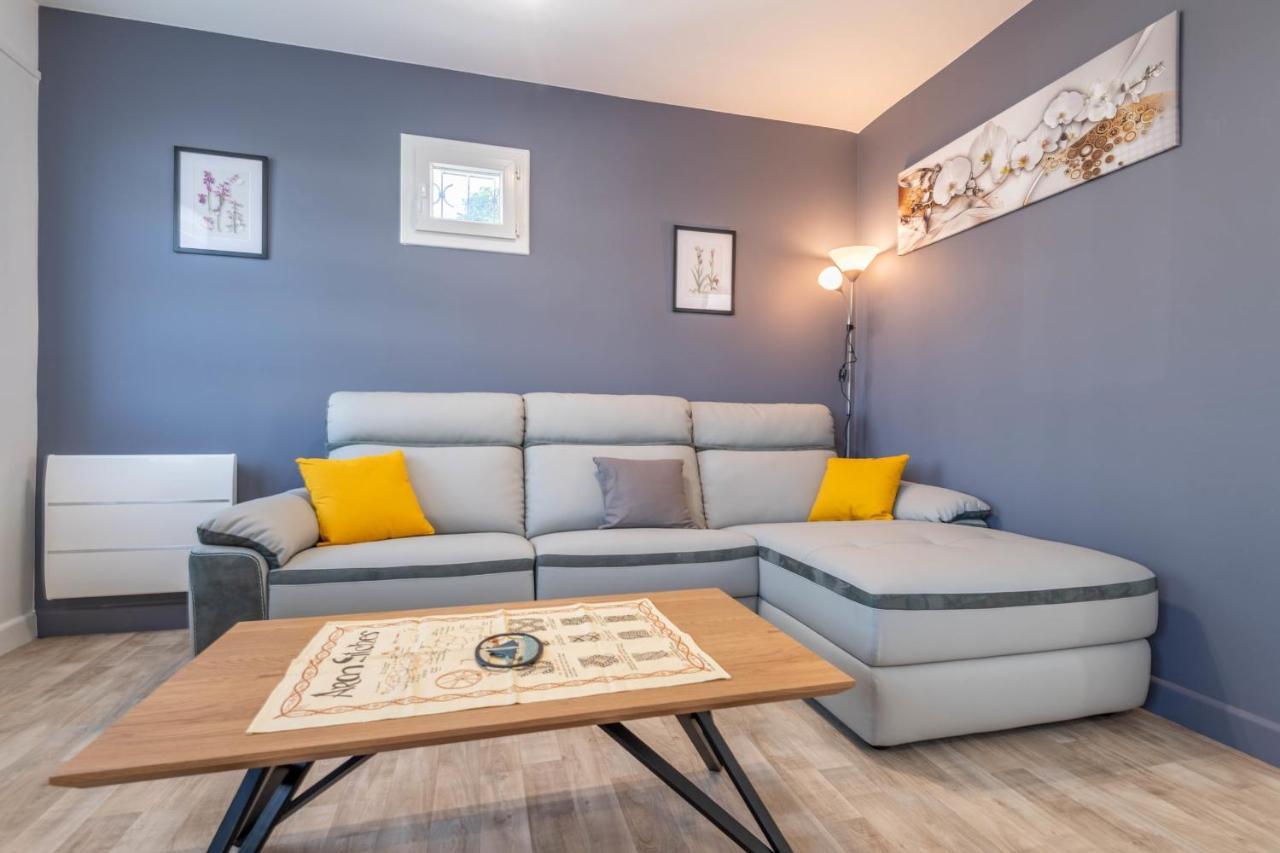 Ideally Located Furnished Townhouse With 3 Bedrooms Parking & Garden Annecy Ngoại thất bức ảnh