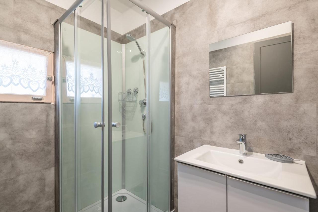 Ideally Located Furnished Townhouse With 3 Bedrooms Parking & Garden Annecy Ngoại thất bức ảnh