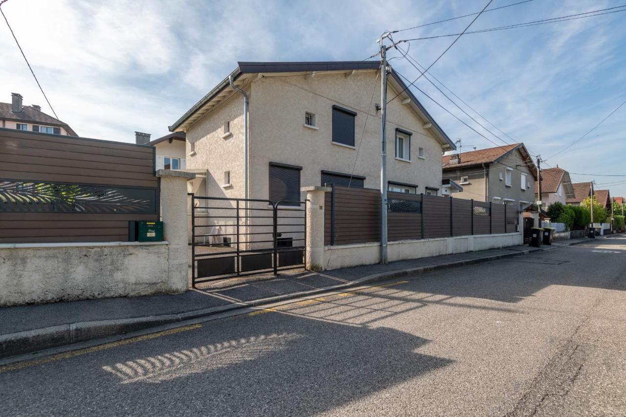 Ideally Located Furnished Townhouse With 3 Bedrooms Parking & Garden Annecy Ngoại thất bức ảnh